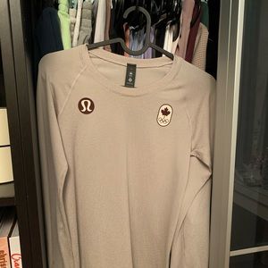 Lululemon team Canada long sleeve sweatshirt for woman